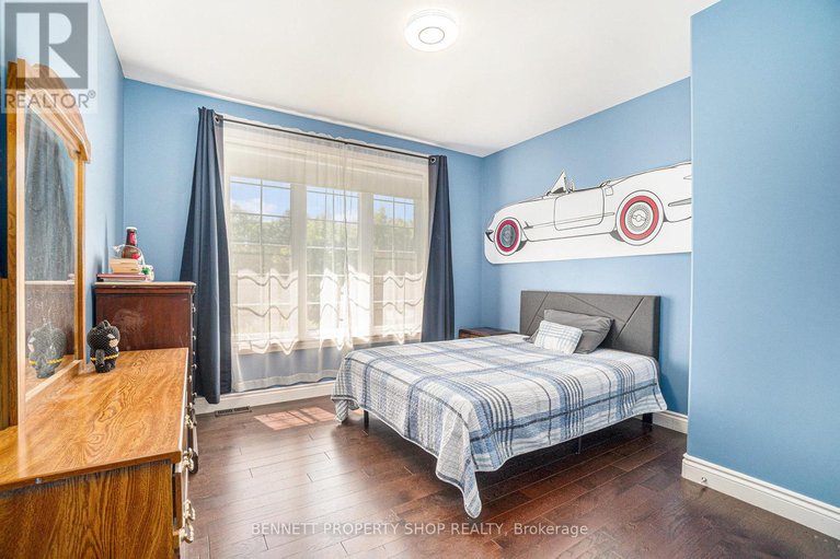 28526426/6535-empire-grove-street/greely/ottawa/ontario/K4P1G6_18