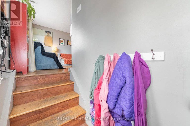 28537509/2421-iris-street/parkway-park/ottawa/ontario/K2C1C7_28