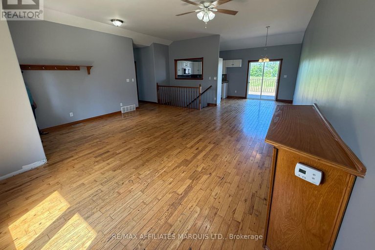 28562829/19249-county-2-road/south-glengarry-charlottenburgh-twp/south-glengarry/ontario/K0C2E0_10
