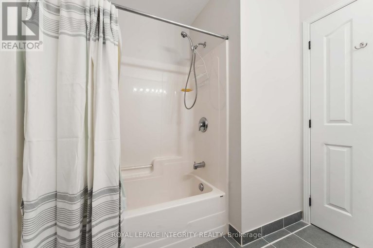 28525106/141-lockhaven-private/stonebridge/ottawa/ontario/K2J5L6_16