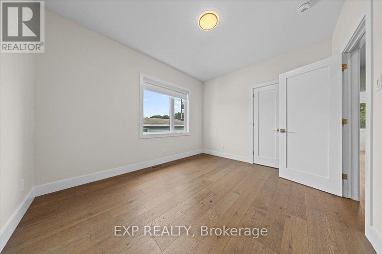 29125284/71-king-george-street/overbrookcastle-heights/ottawa/ontario/K1K1V4_18