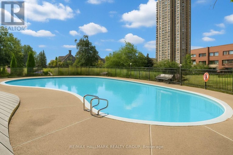 29004659/306-270-brittany-drive/viscount-alexander-park/ottawa/ontario/K1K4M3_31