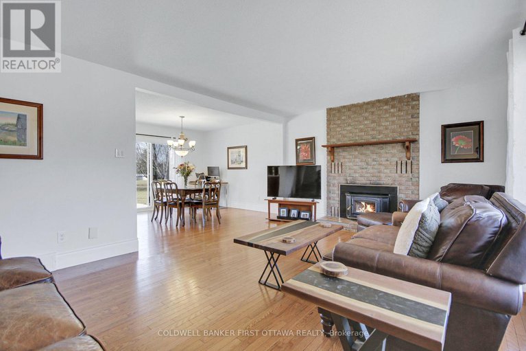 28129909/2313-edward-kidd-crescent/north-gower/ottawa/ontario/K0A2T0_4