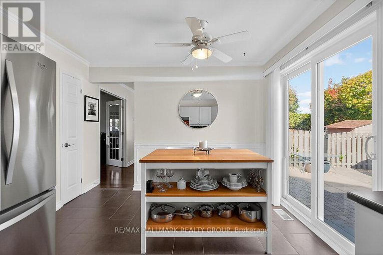 29008692/1915-orchardview-avenue/fallingbrookgardenway-south/ottawa/ontario/K4A3H1_11