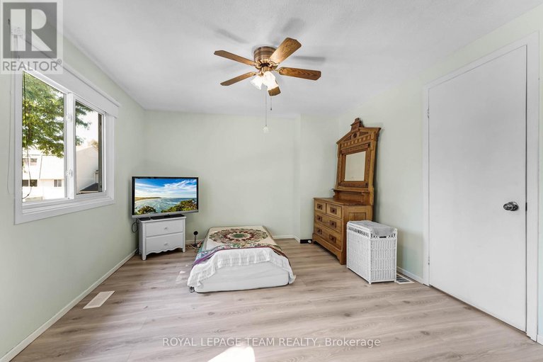 28777869/11-2415-southvale-crescent/sheffield-glenindustrial-park/ottawa/ontario/K1B4T9_17