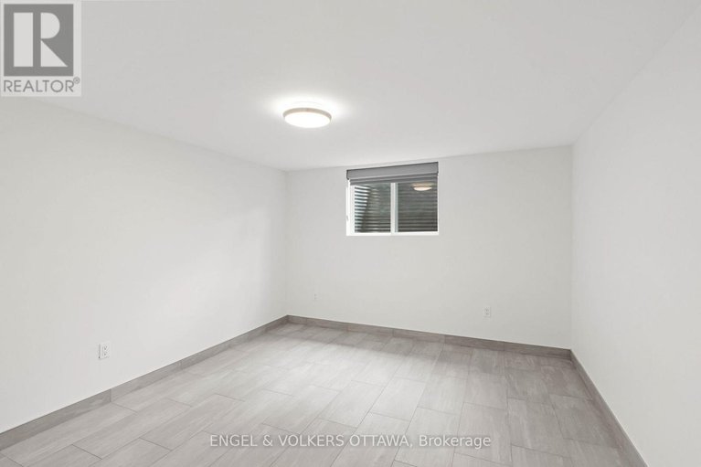 28294344/70-varley-drive/beaverbrook/ottawa/ontario/K2K1H2_41