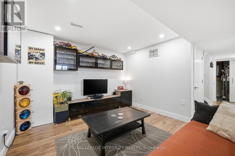 29381594/1456-michaelsem-street/chateauneuf/ottawa/ontario/K1C7C3_34