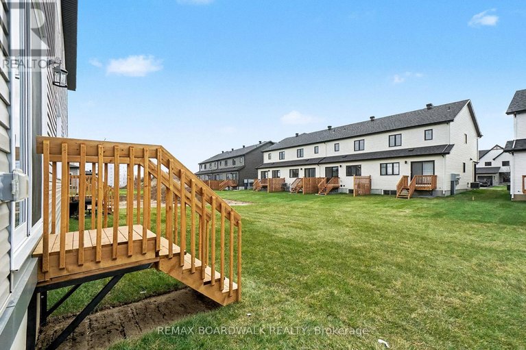 29490955/408-falcon-lane/village-of-russell/russell/ontario/K4R1E5_22