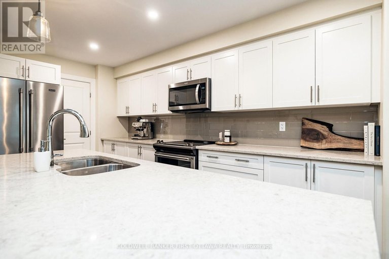 29499389/211-purchase-crescent/stittsville-south/ottawa/ontario/K2S2L8_12