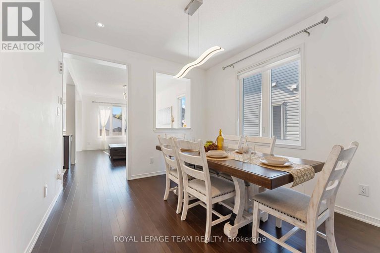 28929396/359-melodie-street/mer-bleuebradley-estatesanderson-park/ottawa/ontario/K1W0L8_14
