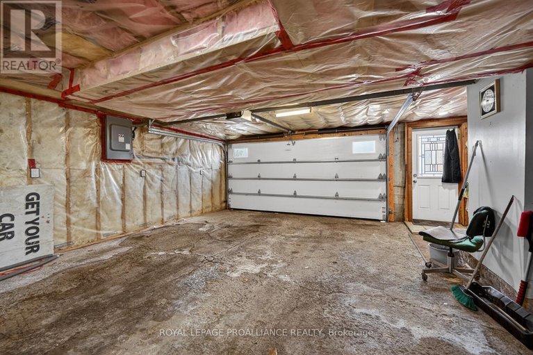 29460422/17-church-avenue/iroquois/south-dundas/ontario/K0E1K0_21