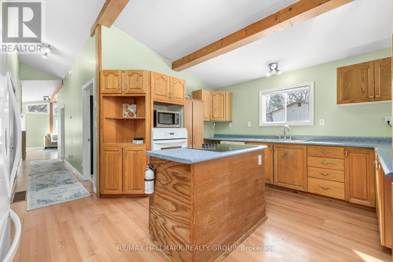 29541162/135-woods-road/constance-bay/ottawa/ontario/K0A3M0_14