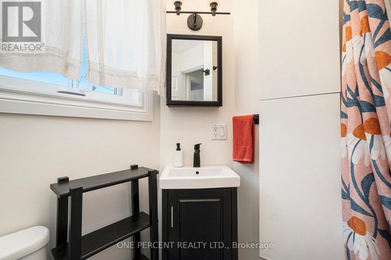 28412213/266-bradley-avenue/vanier/ottawa/ontario/K1L7E9_21