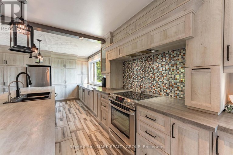 28470245/2914-pattee-road-e/east-hawkesbury-twp/east-hawkesbury/ontario/K6A2R2_47