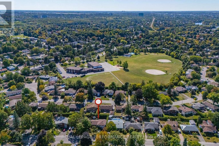 28878550/1044-cromwell-drive/riverside-park/ottawa/ontario/K1V6K5_43