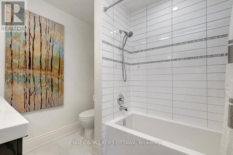 28808789/3-mohawk-crescent/bruce-farmgraham-parkqualicumbellands/ottawa/ontario/K2H7G7_36