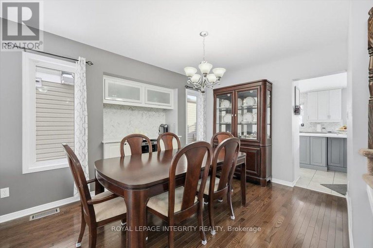 29381596/1110-luesby-crescent/fallingbrookgardenway-south/ottawa/ontario/K4A4X7_11