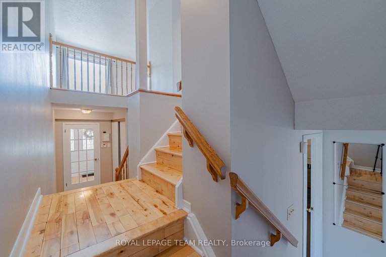 28613595/28-huntview-private/hunt-clubwestern-community/ottawa/ontario/K1V0M5_9