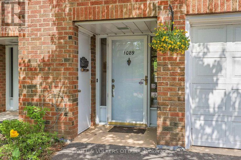 28636226/1089-borden-side-road/carleton-heights/ottawa/ontario/K2C3P3_3