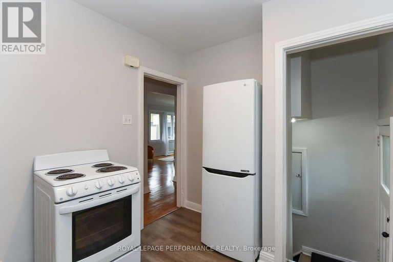 28902188/274-queen-mary-street/overbrookcastle-heights/ottawa/ontario/K1K1X2_16