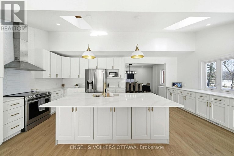 29565912/14120-county-road-13/north-stormont-finch-twp/north-stormont/ontario/K0A1R0_2