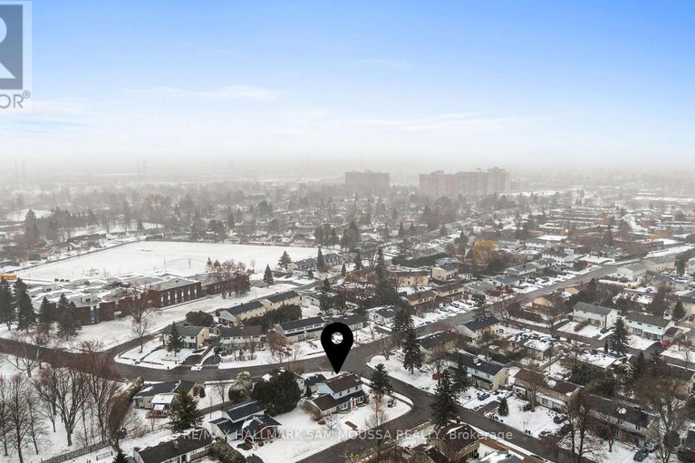 29606720/46-seymour-avenue/borden-farmstewart-farmcarleton-heightsparkwood-hills/ottawa/ontario/K2E6P2_40