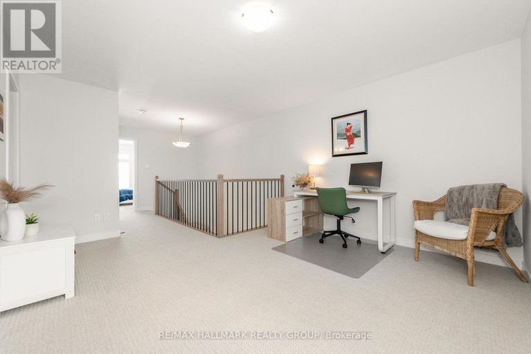 29405995/2260-copperhead-street/mer-bleuebradley-estatesanderson-park/ottawa/ontario/K1W4W6_23