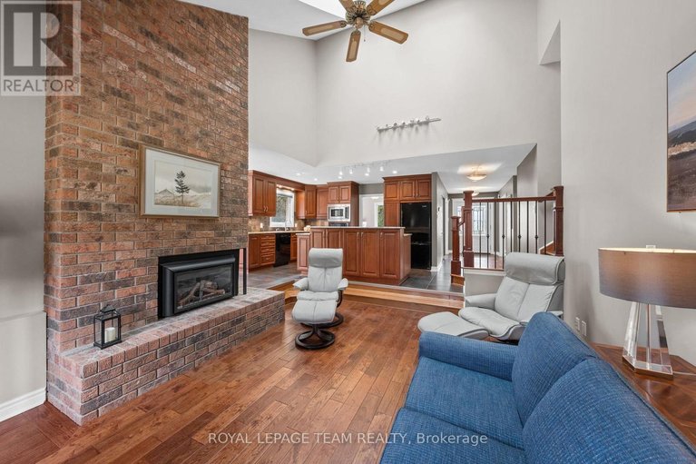 29629893/6584-harvest-grove-drive/greely/ottawa/ontario/K4P1E9_17