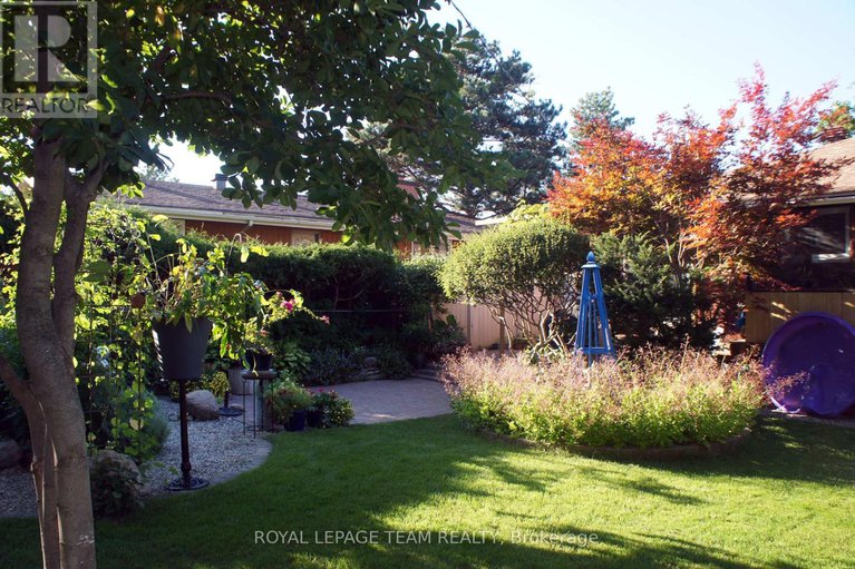 28363169/638-coronation-avenue/riverview-park/ottawa/ontario/K1G0M5_40