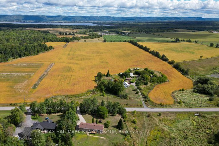 28836989/3983-woodkilton-road/dunrobin/ottawa/ontario/K0A3M0_43