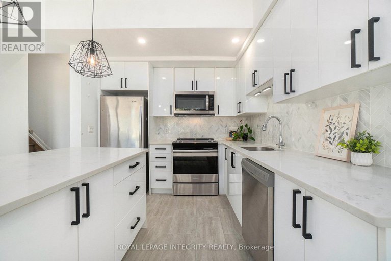 28879505/2704-draper-avenue/redwood-park/ottawa/ontario/K2H0C4_13