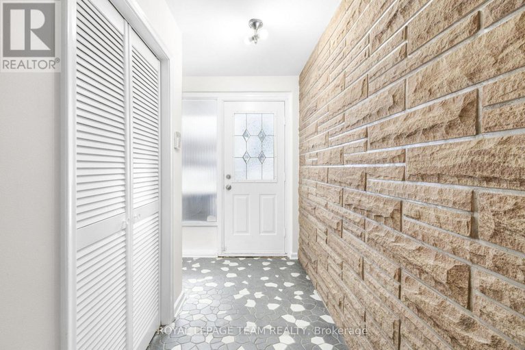 29244449/2358-malone-crescent/queensway-terrace-southridgeview/ottawa/ontario/K2C1L5_5