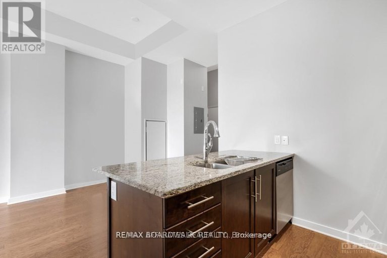 29424293/109-310-centrum-boulevard/bilberry-creekqueenswood-heights/ottawa/ontario/K1E0A3_12