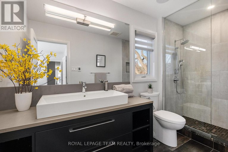 28242959/1670-ortona-avenue/carleton-heights/ottawa/ontario/K2C1W7_31