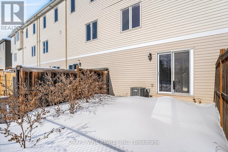 29425305/750-sanibel-private/westcliffe-estates/ottawa/ontario/K2H0A8_31