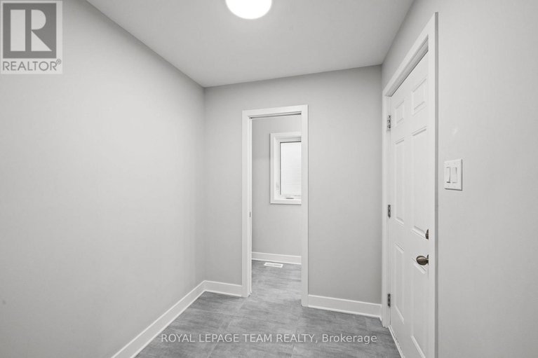 29615580/539-honeylocust-avenue/emerald-meadowstrailwest/ottawa/ontario/K2V0L8_7