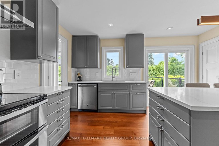28537676/1883-barnhart-place/alta-vistafaircrest-heights/ottawa/ontario/K1H5B5_14