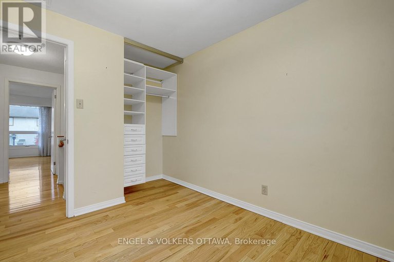 29078631/68-1947-stonehenge-crescent/pineview/ottawa/ontario/K1B4N7_23