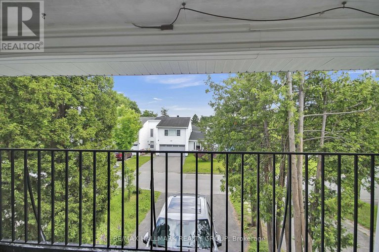 28471405/41-grady-crescent/sheahan-estatestrend-village/ottawa/ontario/K2H5S2_26