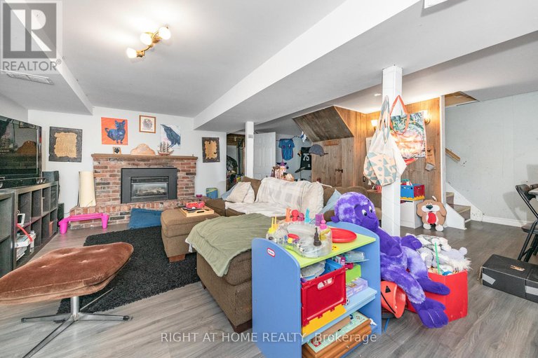 28537509/2421-iris-street/parkway-park/ottawa/ontario/K2C1C7_31