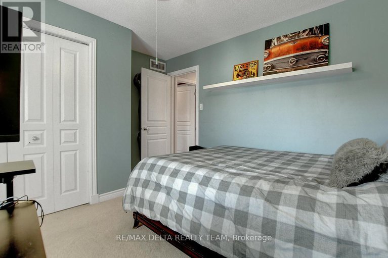 29117733/1916-montmere-avenue/notting-hillsummerside/ottawa/ontario/K4A0E7_22