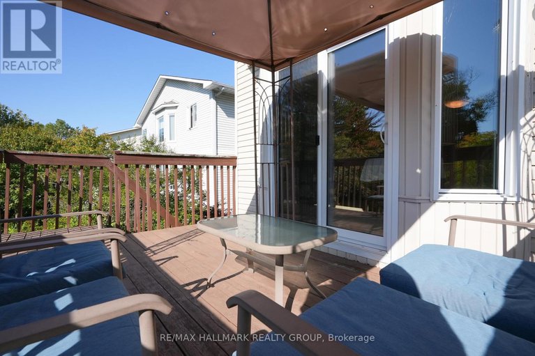 28939841/1354-gaultois-avenue/chateauneuf/ottawa/ontario/K1C3G6_8