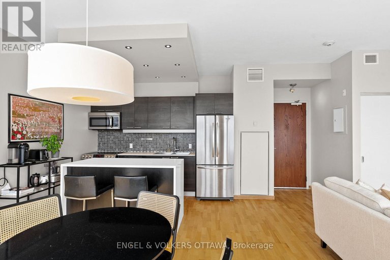 28813803/823-349-mcleod-street/ottawa-centre/ottawa/ontario/K2P0S1_5