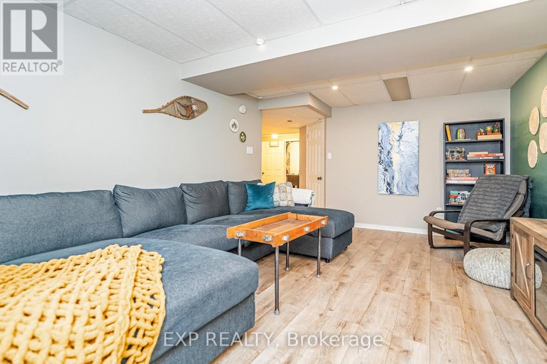 28924711/36-bethune-way/beaverbrook/ottawa/ontario/K2K1C3_31