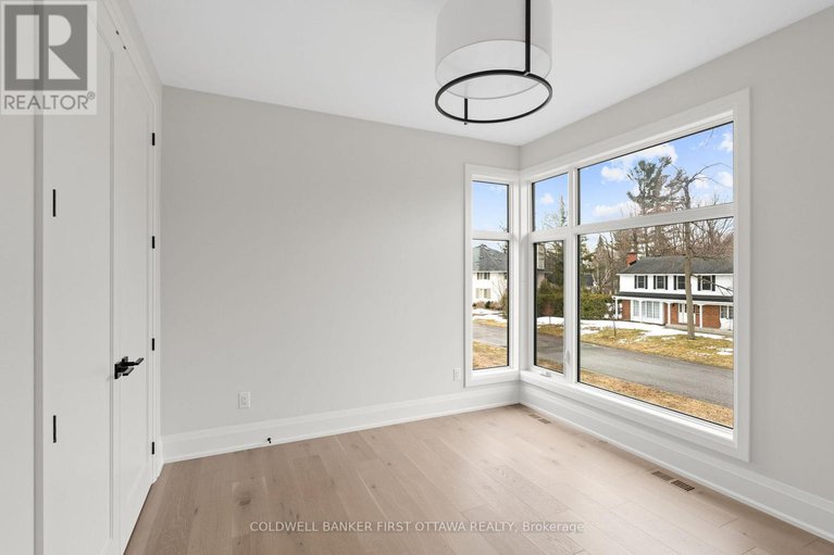28574430/42-parkland-crescent/arlington-woods/ottawa/ontario/K2H7W5_28