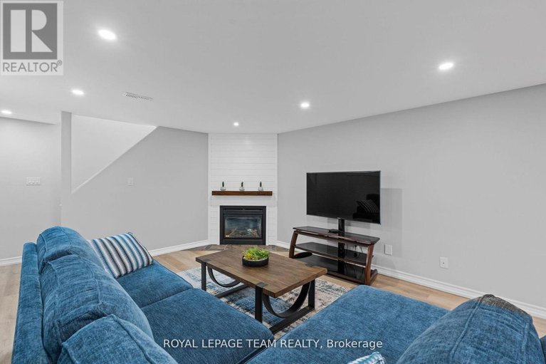 29570425/6903-twin-lakes-avenue/greely/ottawa/ontario/K4P1P1_32