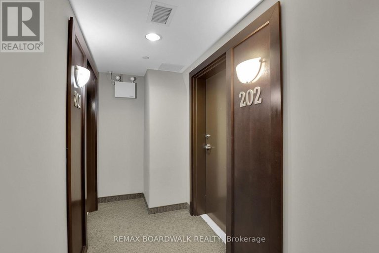 29634431/202-230-titanium-private-e/convent-glen-north/ottawa/ontario/K1C0C1_12