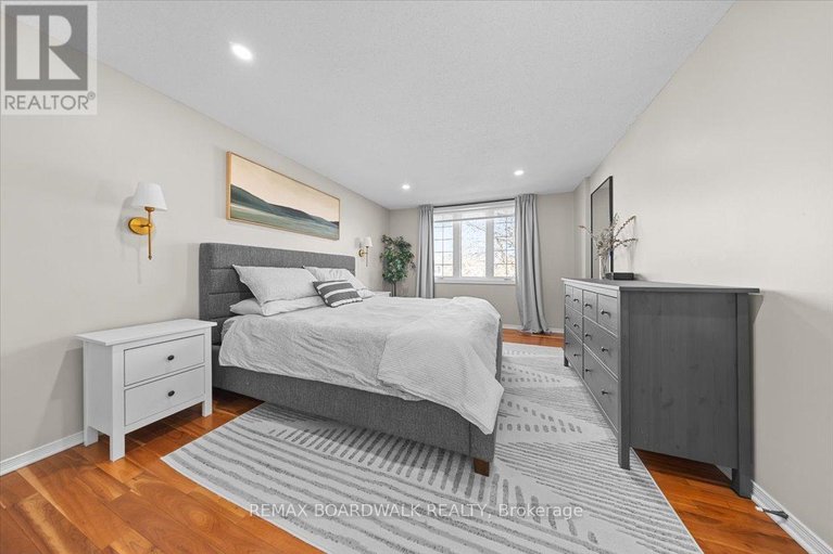 29650202/1715-teakdale-avenue/chapel-hill/ottawa/ontario/K1C6M8_27