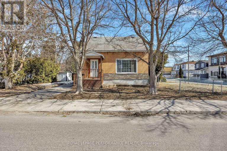 28423853/195-baribeau-street/vanier/ottawa/ontario/K1L7R4_1