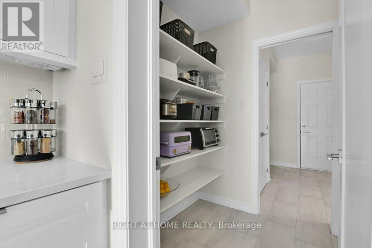 29384097/609-enclave-lane/town-of-rockland/clarence-rockland/ontario/K1K1T2_9